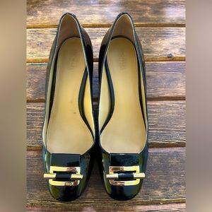 MICHAEL KORS BLOCK HEEL PUMPS